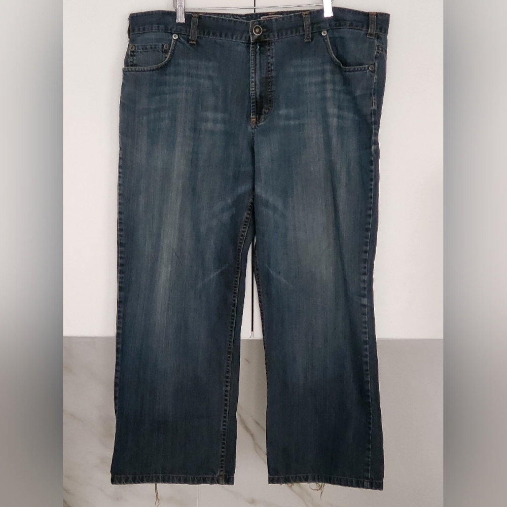 Tommy Hilfiger Classic Lowrise Jeans Size 42 Waist.